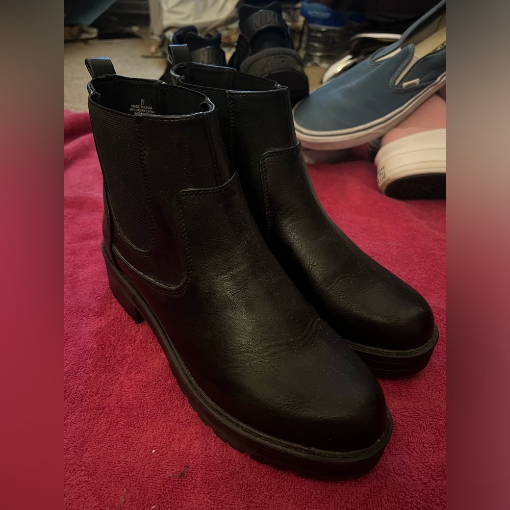 Old Navy Slip On Leather Boots